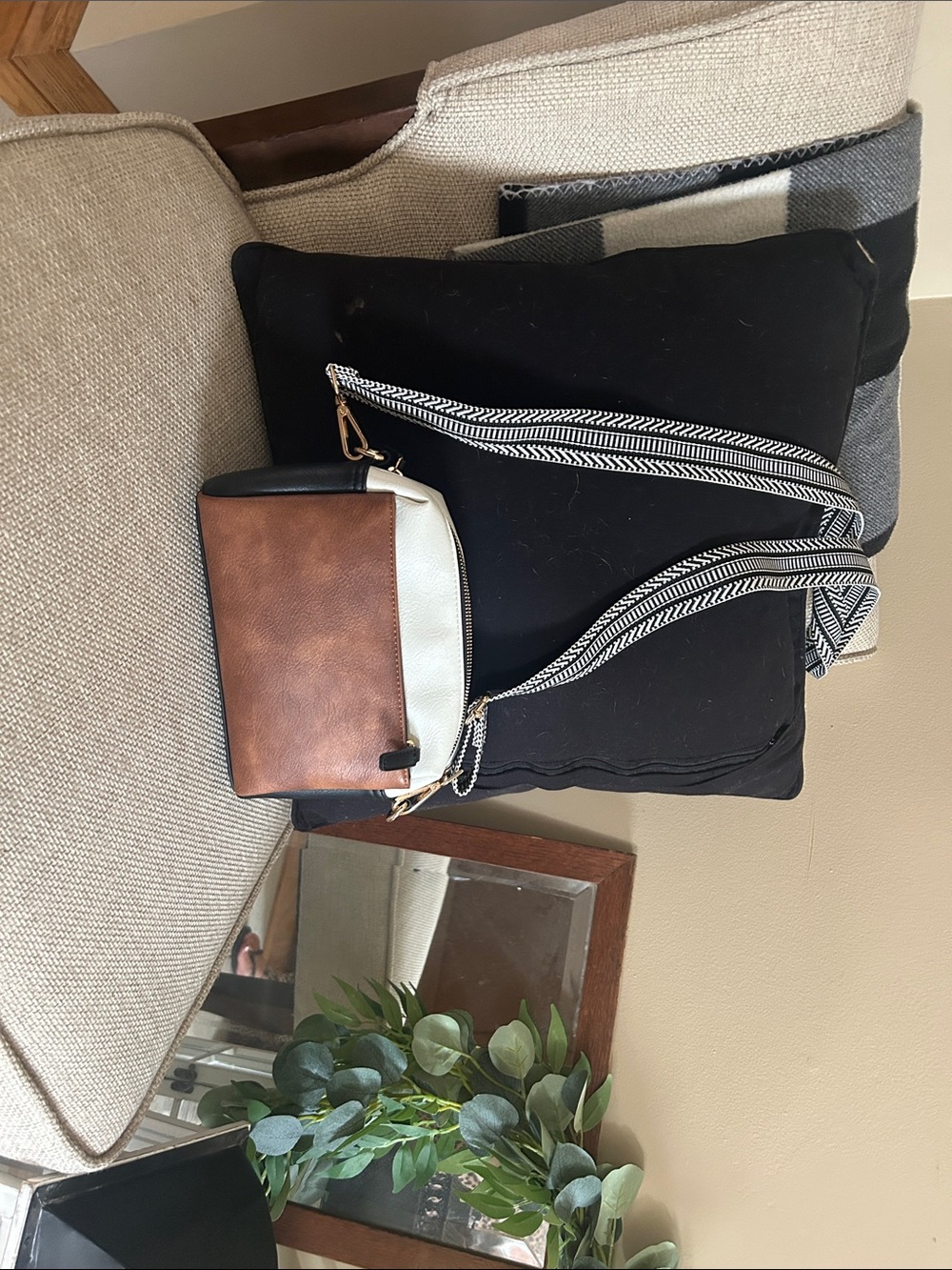 Women’s Two-Tone Brown and Cream Crossbody Bag with Adjustable Strap